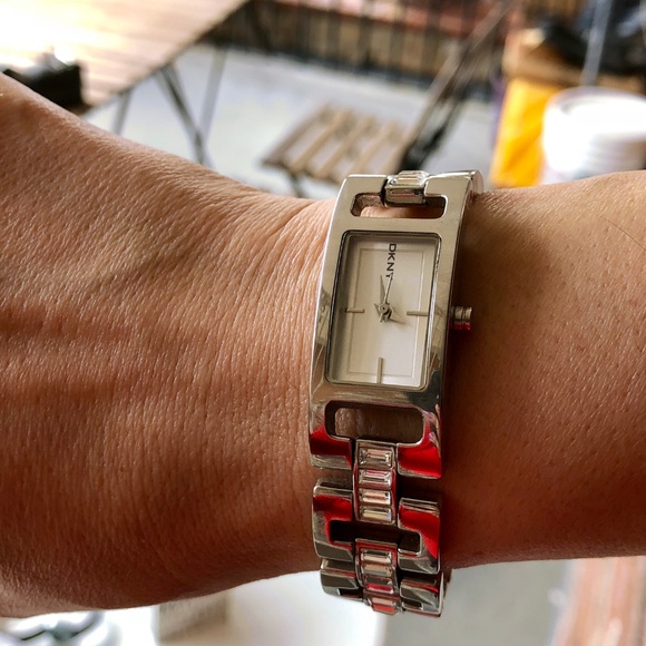 DKNY women's watch - Picture 4 of 8